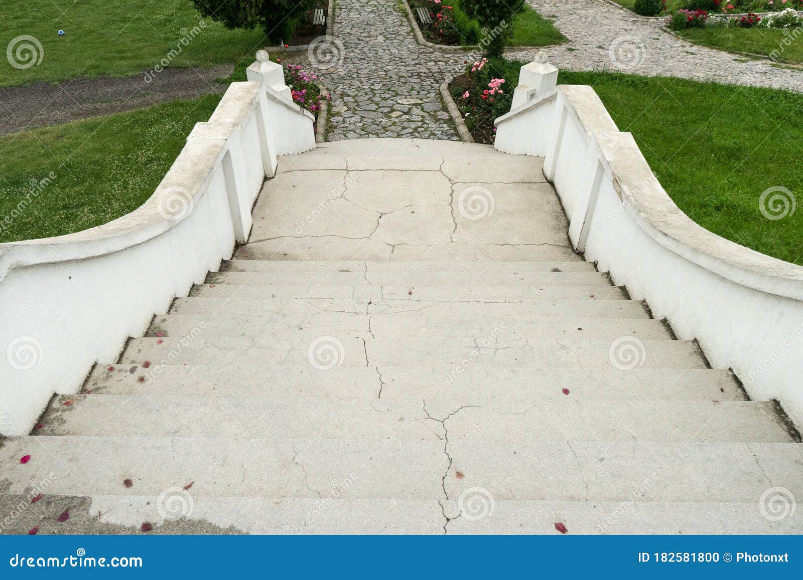 https://mdw-travel-data-us-east-1.s3.amazonaws.com/img/country/Romania/Celic-Dere-Monastery/img_03.jpg