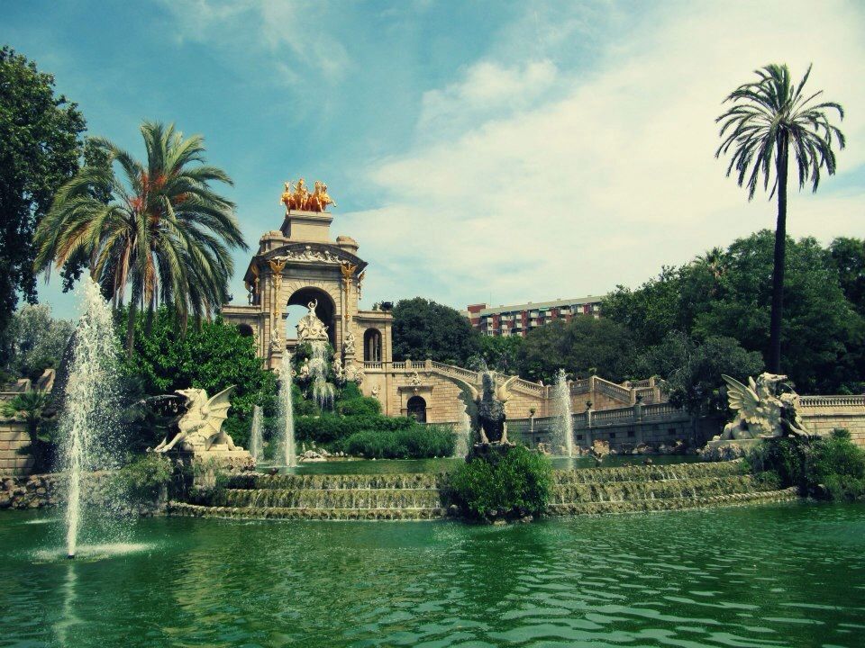 https://mdw-travel-data-us-east-1.s3.amazonaws.com/img/country/Romania/Citadel-Park/img_01.jpg