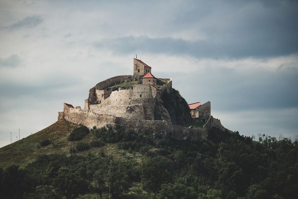 https://mdw-travel-data-us-east-1.s3.amazonaws.com/img/country/Romania/Citadel-of-Histria/img_01.jpg