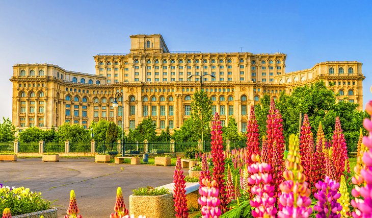 https://mdw-travel-data-us-east-1.s3.amazonaws.com/img/country/Romania/Civic-Centre/img_03.jpg