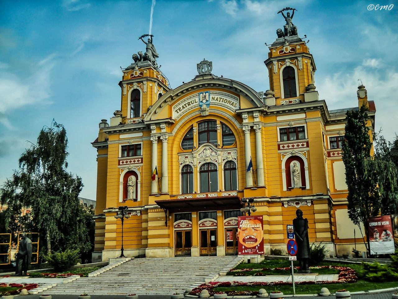 https://mdw-travel-data-us-east-1.s3.amazonaws.com/img/country/Romania/Cluj-Napoca-National-Theatre/img_00.jpg