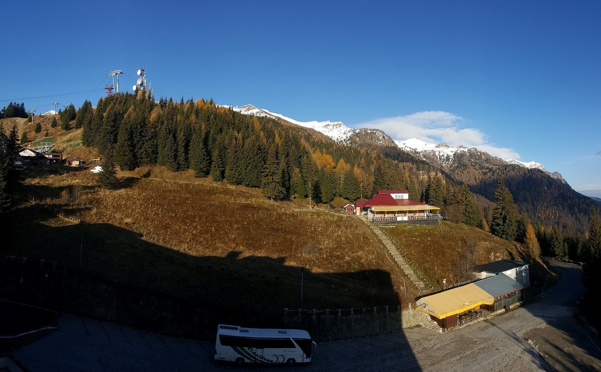 https://mdw-travel-data-us-east-1.s3.amazonaws.com/img/country/Romania/Cota-1400/img_01.jpg