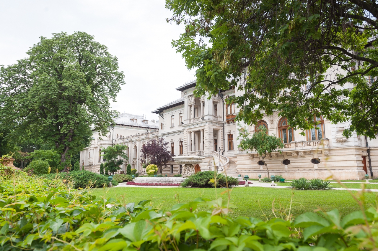 https://mdw-travel-data-us-east-1.s3.amazonaws.com/img/country/Romania/Cotroceni-Palace/img_03.jpg
