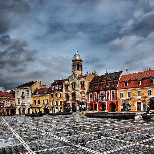 https://mdw-travel-data-us-east-1.s3.amazonaws.com/img/country/Romania/Council-Square/img_02.jpg