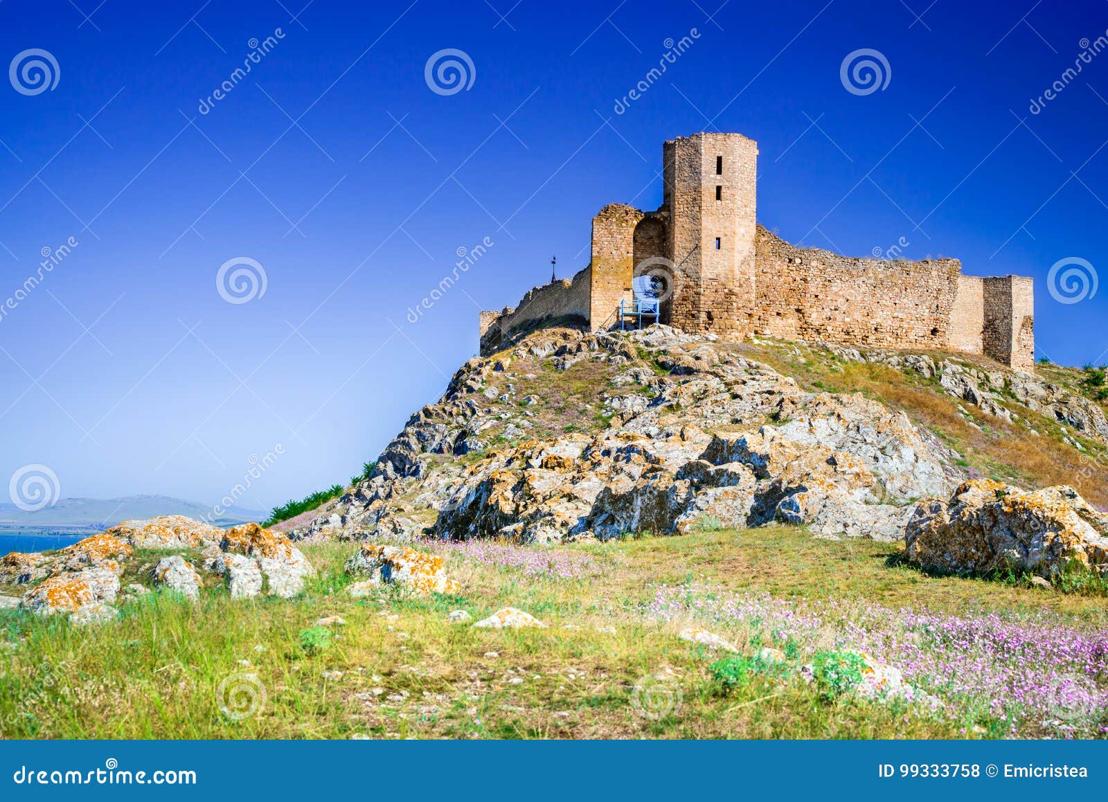 https://mdw-travel-data-us-east-1.s3.amazonaws.com/img/country/Romania/Enisala-Fortress/img_02.jpg