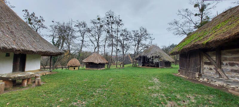 https://mdw-travel-data-us-east-1.s3.amazonaws.com/img/country/Romania/Etno-Agrarian-Museum-Romulus-Vuia/img_02.jpg