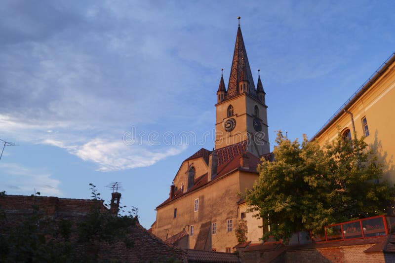 https://mdw-travel-data-us-east-1.s3.amazonaws.com/img/country/Romania/Evangelical-Cathedral/img_00.jpg