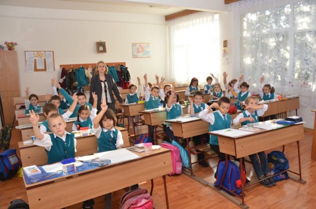 https://mdw-travel-data-us-east-1.s3.amazonaws.com/img/country/Romania/First-Romanian-School/img_00.jpg