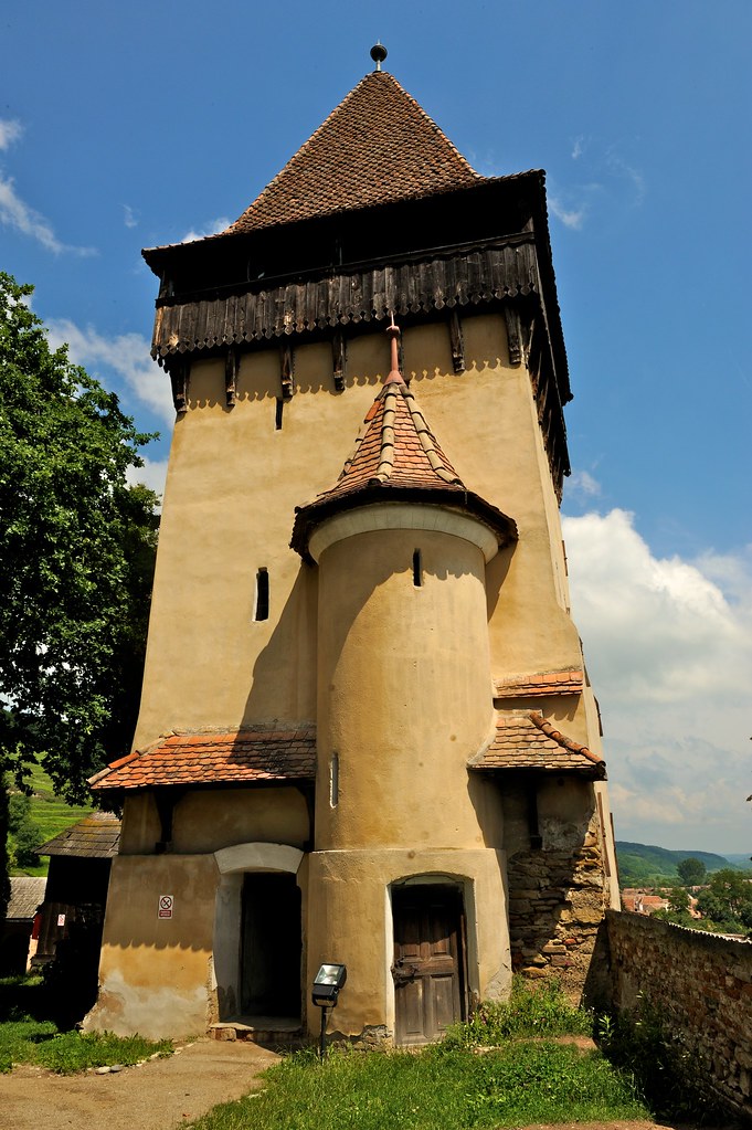 https://mdw-travel-data-us-east-1.s3.amazonaws.com/img/country/Romania/Fortified-Church-of-Biertan/img_01.jpg