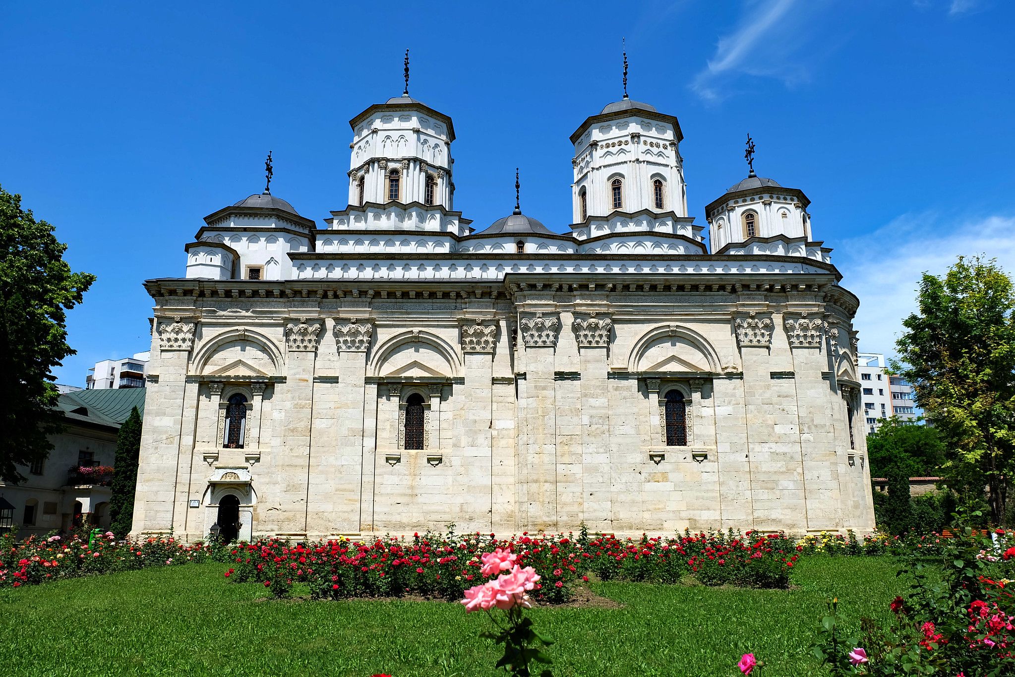 https://mdw-travel-data-us-east-1.s3.amazonaws.com/img/country/Romania/Golia-Monastery/img_00.jpg