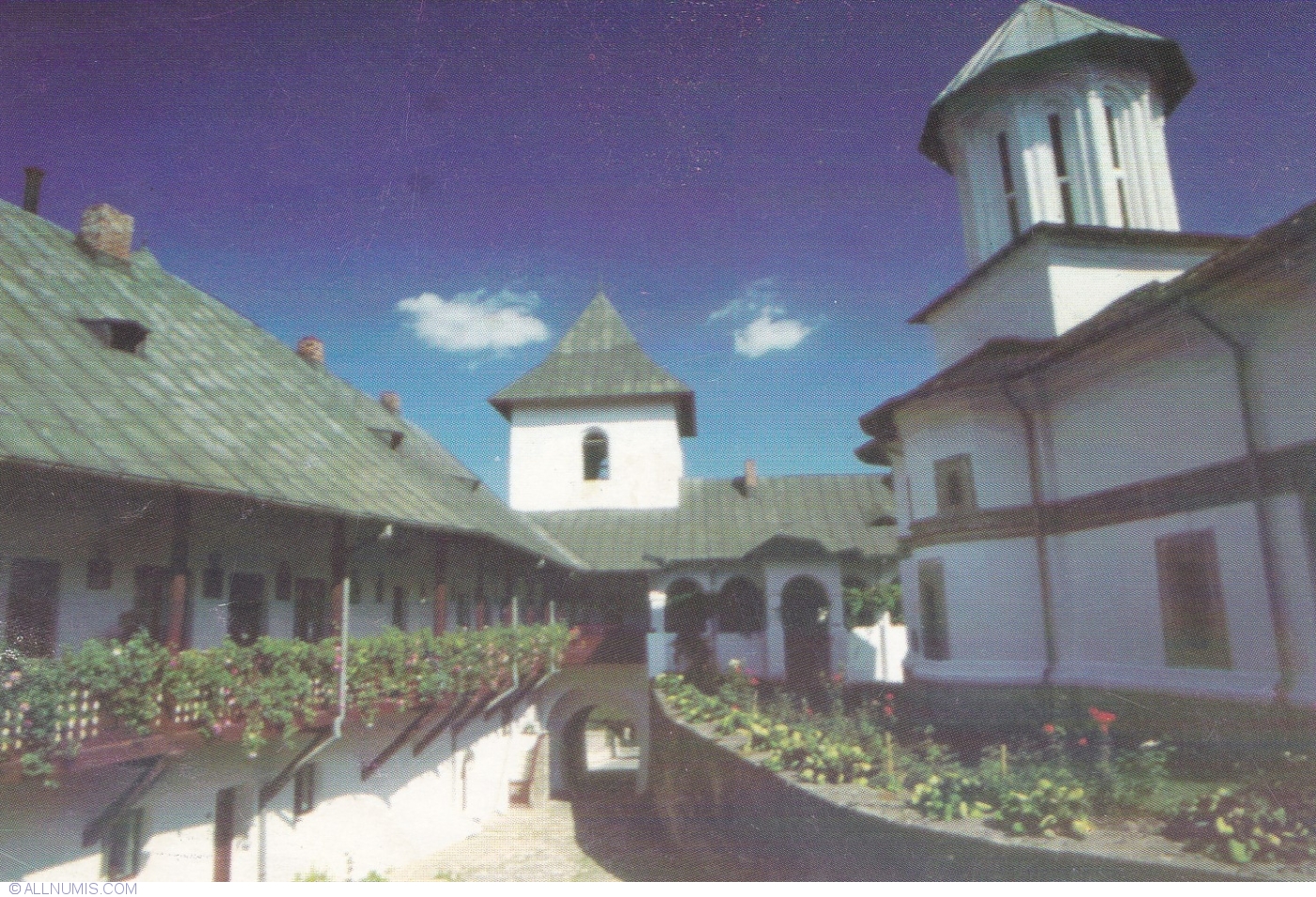 https://mdw-travel-data-us-east-1.s3.amazonaws.com/img/country/Romania/Govora-Monastery/img_02.jpg