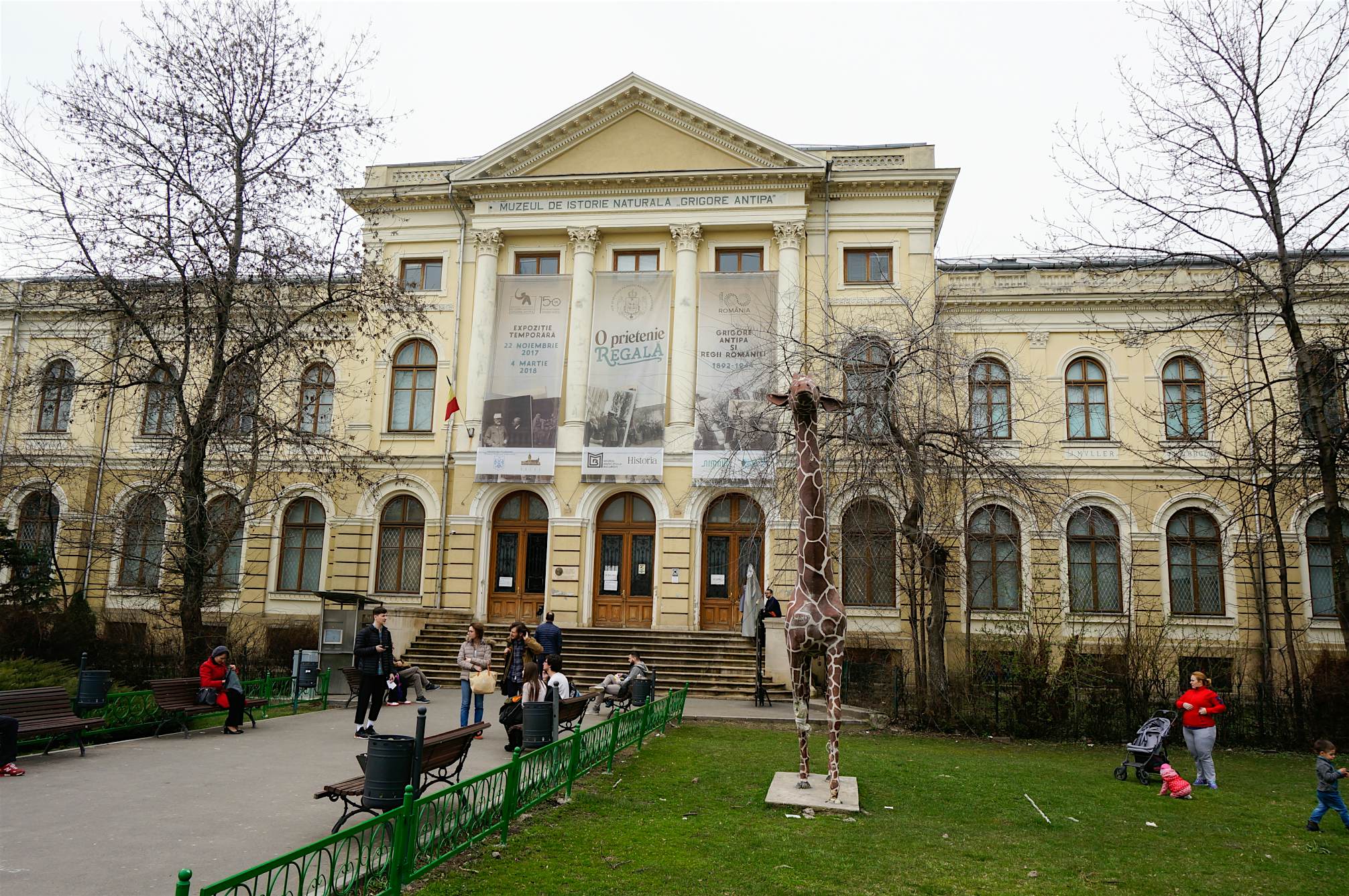 https://mdw-travel-data-us-east-1.s3.amazonaws.com/img/country/Romania/Grigore-Antipa-National-Museum-of-Natural-History/img_00.jpg