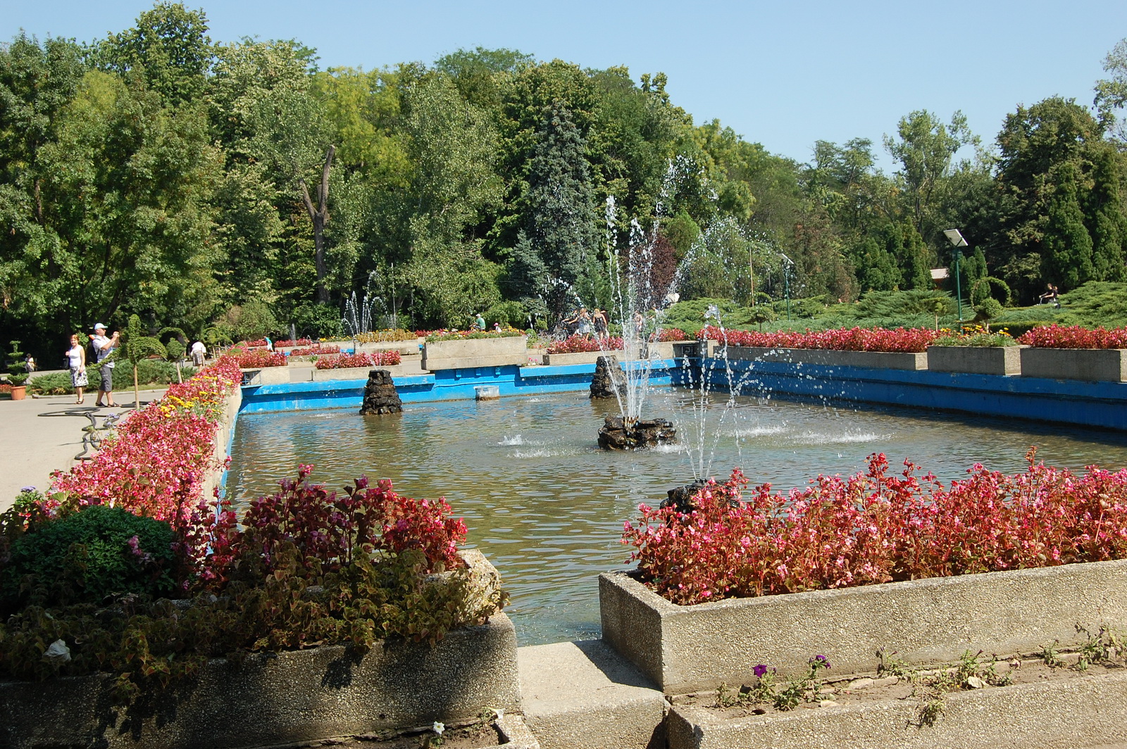 https://mdw-travel-data-us-east-1.s3.amazonaws.com/img/country/Romania/Herastrau-Park/img_03.jpg