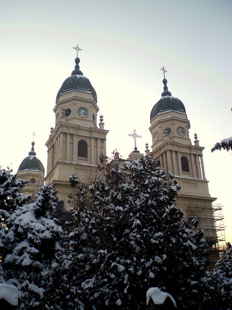 https://mdw-travel-data-us-east-1.s3.amazonaws.com/img/country/Romania/Iasi-Metropolitan-Cathedral/img_03.jpg