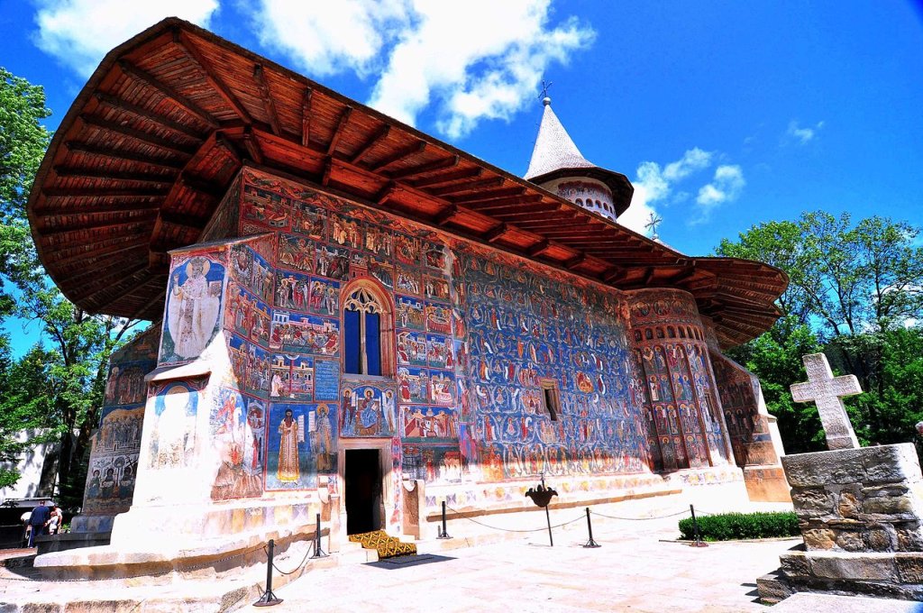 https://mdw-travel-data-us-east-1.s3.amazonaws.com/img/country/Romania/Ignis-Monastery/img_01.jpg