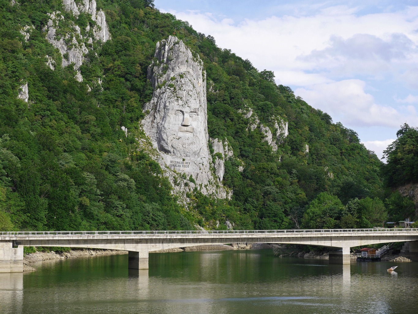 https://mdw-travel-data-us-east-1.s3.amazonaws.com/img/country/Romania/Iron-Gates/img_02.jpg