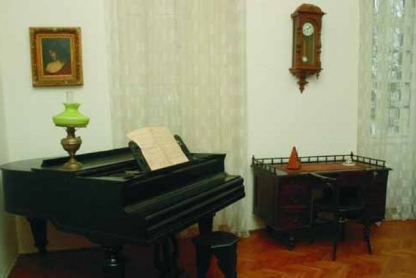 https://mdw-travel-data-us-east-1.s3.amazonaws.com/img/country/Romania/Memorial-Museum-Ioan-Slavici/img_03.jpg