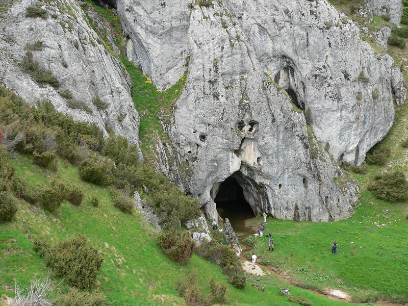 https://mdw-travel-data-us-east-1.s3.amazonaws.com/img/country/Romania/Meziad-Cave/img_02.jpg