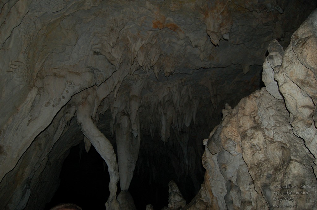 https://mdw-travel-data-us-east-1.s3.amazonaws.com/img/country/Romania/Meziad-Cave/img_03.jpg