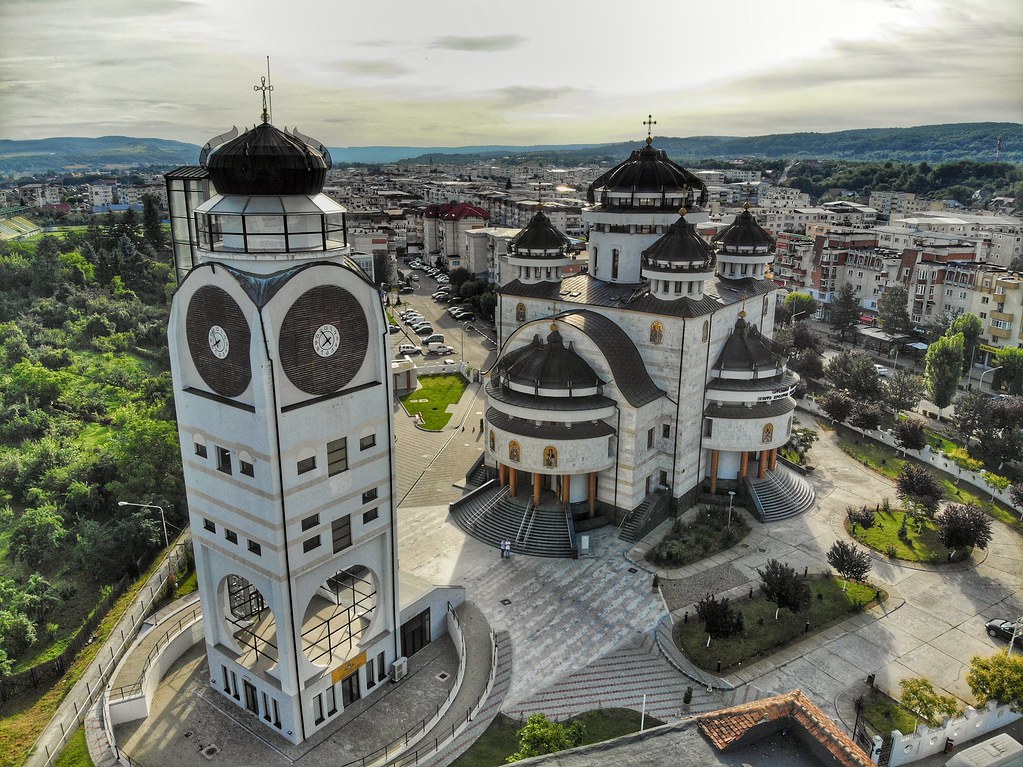 https://mdw-travel-data-us-east-1.s3.amazonaws.com/img/country/Romania/Mioveni-Automobile-Museum/img_01.jpg