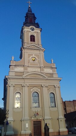 https://mdw-travel-data-us-east-1.s3.amazonaws.com/img/country/Romania/Moon-Church/img_00.jpg