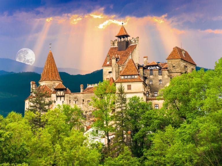 https://mdw-travel-data-us-east-1.s3.amazonaws.com/img/country/Romania/Muscel-Castle/img_02.jpg