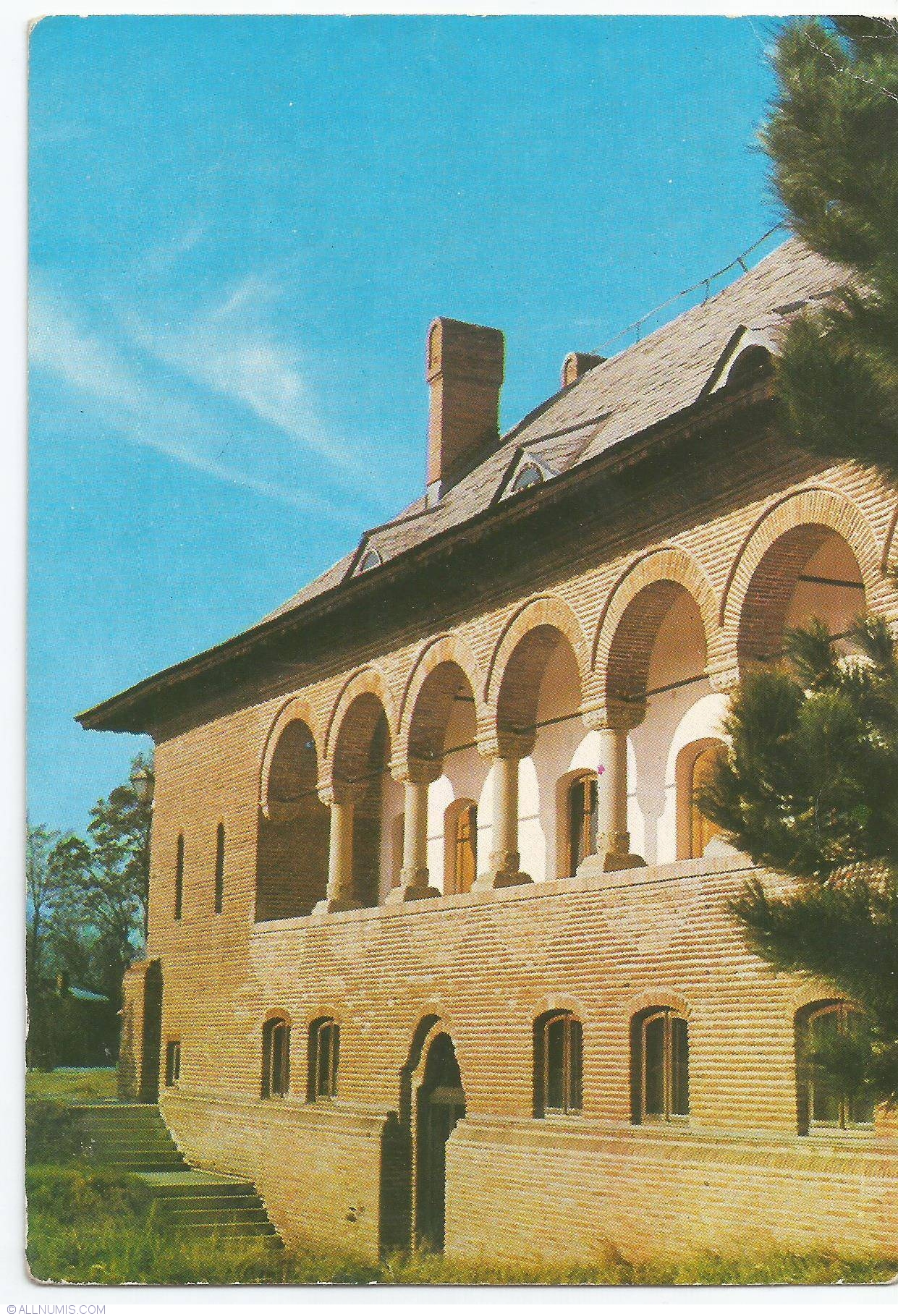 https://mdw-travel-data-us-east-1.s3.amazonaws.com/img/country/Romania/Museum-of-Ethnography-and-Popular-Art/img_00.jpg