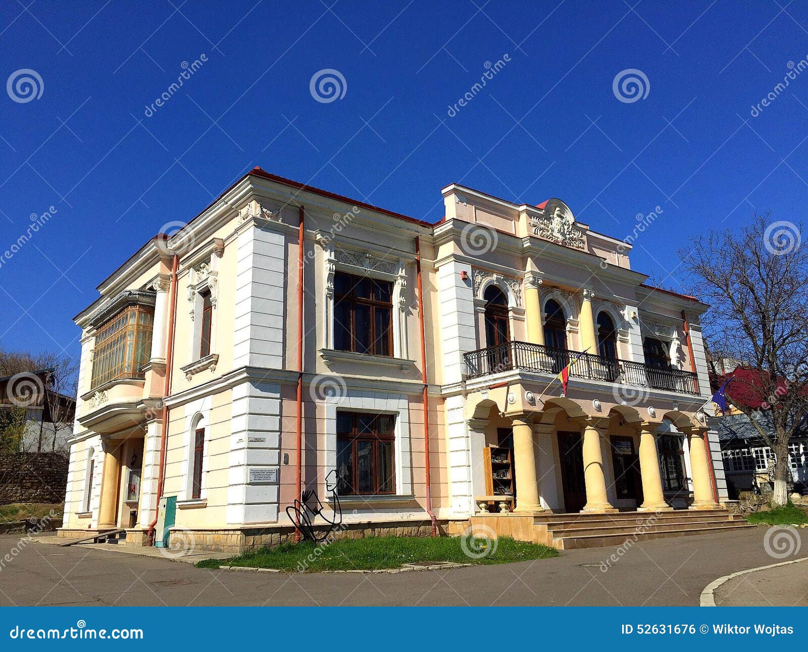 https://mdw-travel-data-us-east-1.s3.amazonaws.com/img/country/Romania/Museum-of-Romanian-Literature/img_03.jpg