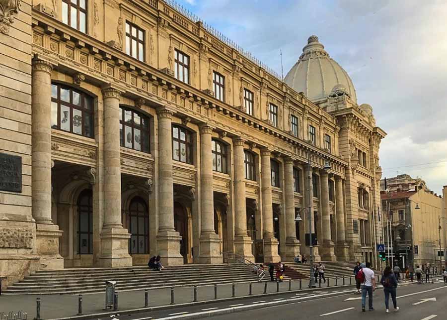 https://mdw-travel-data-us-east-1.s3.amazonaws.com/img/country/Romania/National-Museum-of-Romanian-History/img_03.jpg