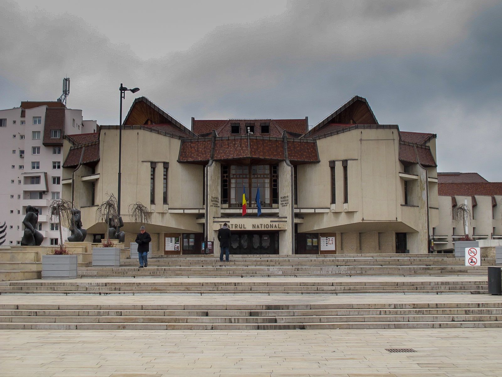 https://mdw-travel-data-us-east-1.s3.amazonaws.com/img/country/Romania/National-Theatre-Targu-Mures/img_01.jpg