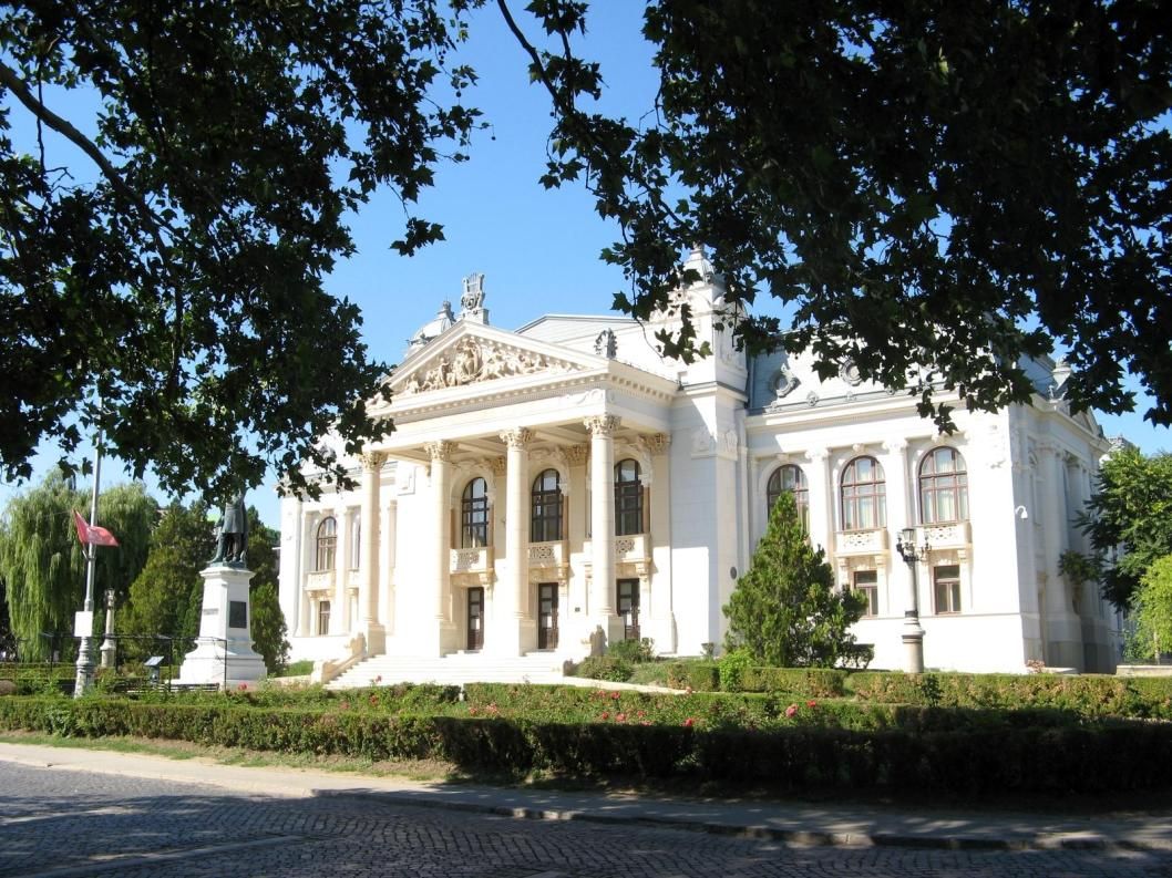 https://mdw-travel-data-us-east-1.s3.amazonaws.com/img/country/Romania/National-Theatre-Vasile-Alecsandri/img_02.jpg