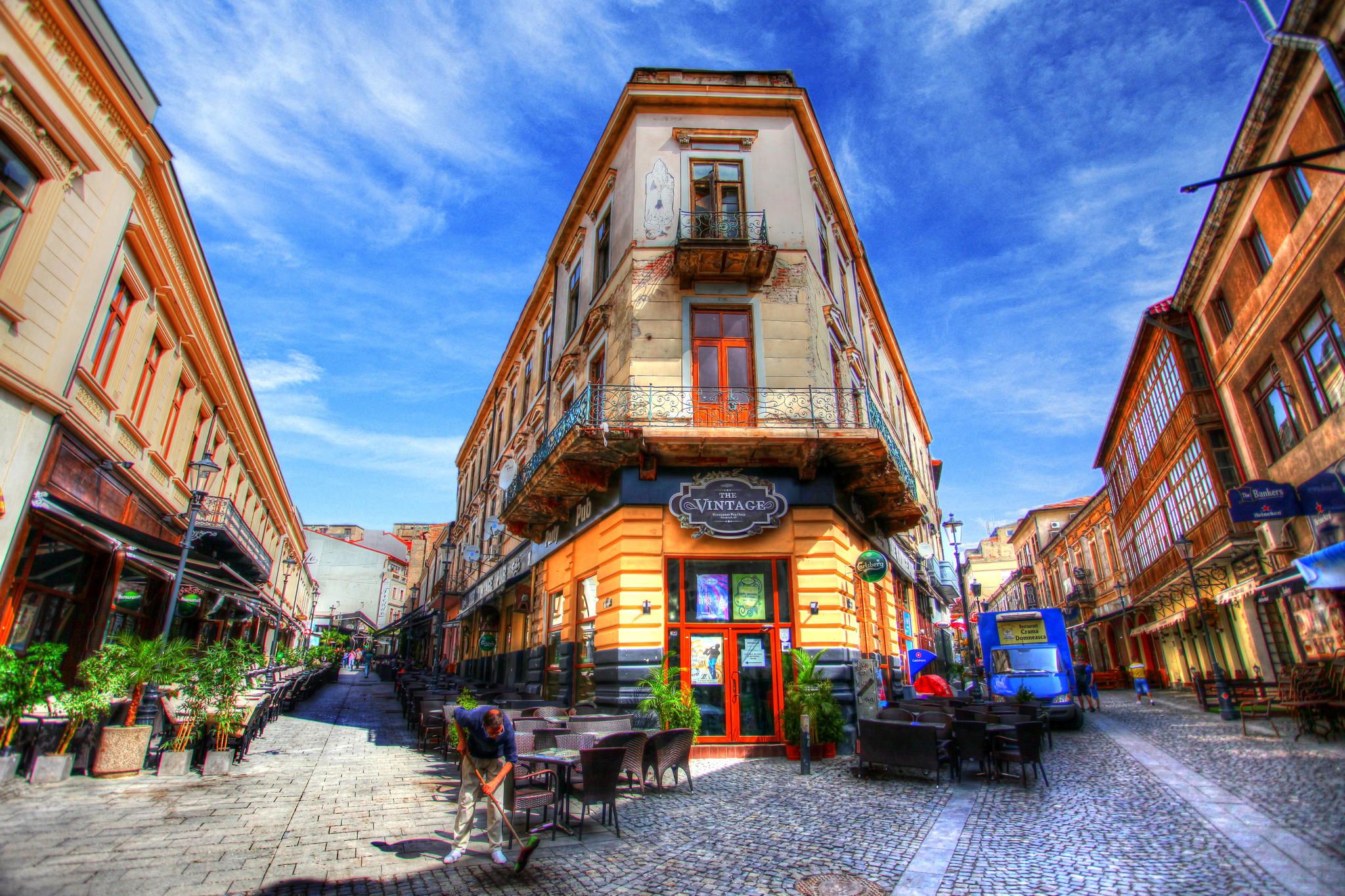 https://mdw-travel-data-us-east-1.s3.amazonaws.com/img/country/Romania/Old-Town/img_00.jpg
