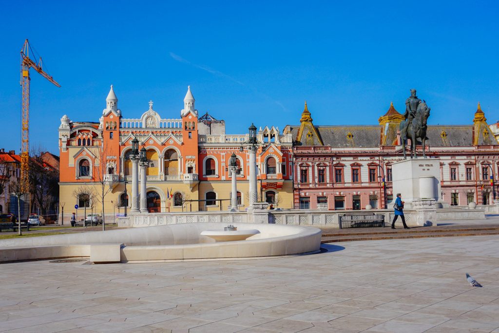 https://mdw-travel-data-us-east-1.s3.amazonaws.com/img/country/Romania/Oradea-Central-Park/img_01.jpg