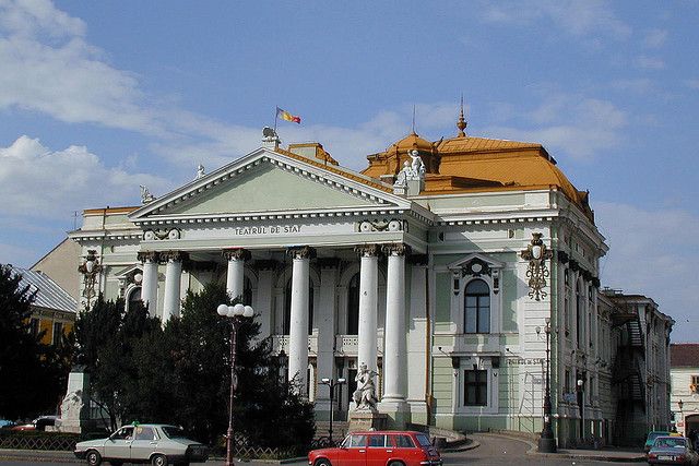 https://mdw-travel-data-us-east-1.s3.amazonaws.com/img/country/Romania/Oradea-State-Theatre/img_03.jpg