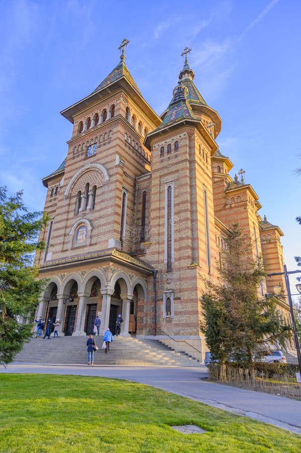 https://mdw-travel-data-us-east-1.s3.amazonaws.com/img/country/Romania/Orthodox-Cathedral/img_03.jpg