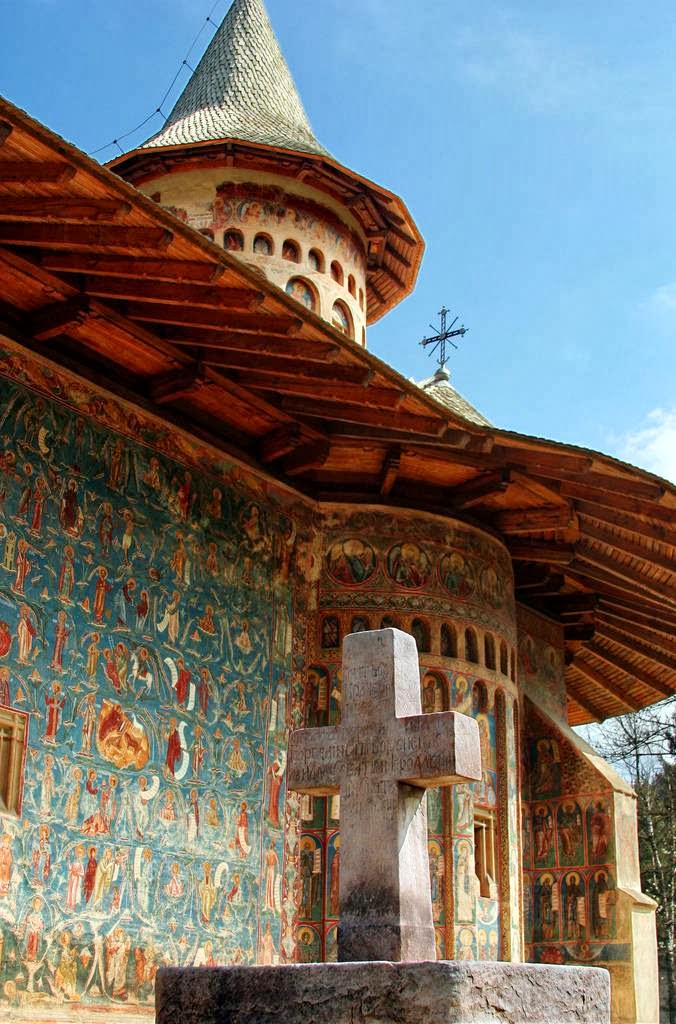 https://mdw-travel-data-us-east-1.s3.amazonaws.com/img/country/Romania/Painted-Monasteries/img_02.jpg
