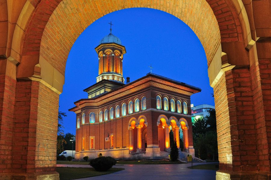 https://mdw-travel-data-us-east-1.s3.amazonaws.com/img/country/Romania/Palace-of-Culture-Craiova/img_04.jpg