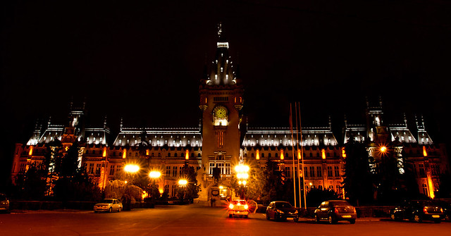 https://mdw-travel-data-us-east-1.s3.amazonaws.com/img/country/Romania/Palace-of-Culture-Craiova/img_05.jpg