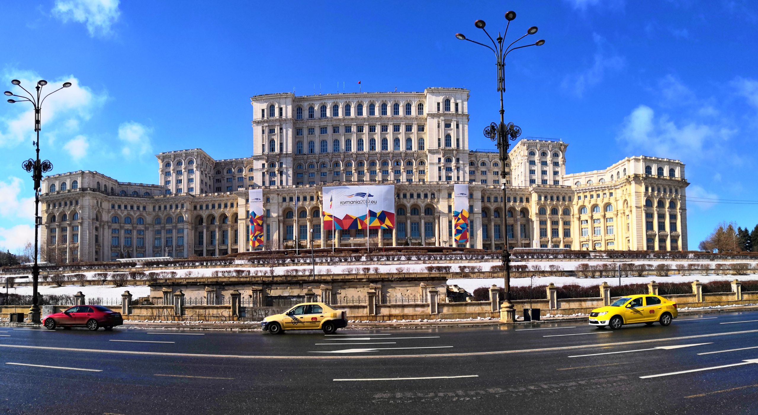 https://mdw-travel-data-us-east-1.s3.amazonaws.com/img/country/Romania/Palace-of-the-Parliament/img_03.jpg