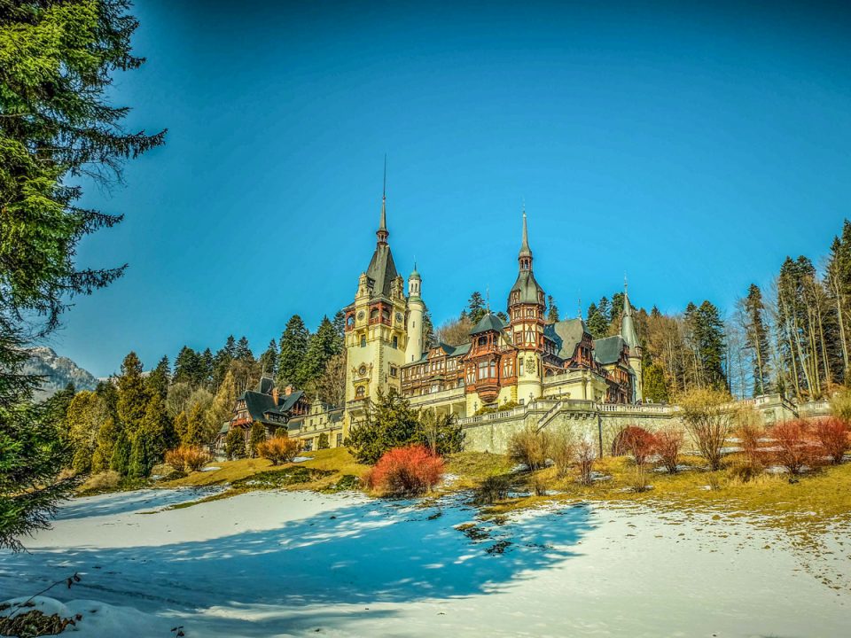 https://mdw-travel-data-us-east-1.s3.amazonaws.com/img/country/Romania/Peles-Park/img_02.jpg