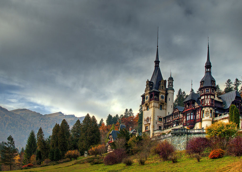 https://mdw-travel-data-us-east-1.s3.amazonaws.com/img/country/Romania/Peles-Park/img_03.jpg