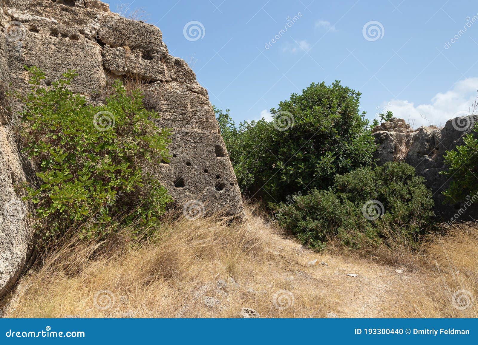 https://mdw-travel-data-us-east-1.s3.amazonaws.com/img/country/Romania/Phoenician-Fortress-from-Campul-Cetatii/img_03.jpg
