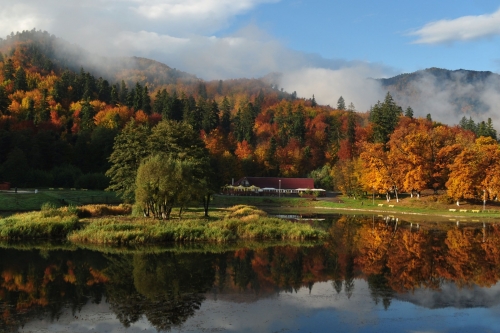 https://mdw-travel-data-us-east-1.s3.amazonaws.com/img/country/Romania/Poiana-Brasov/img_03.jpg