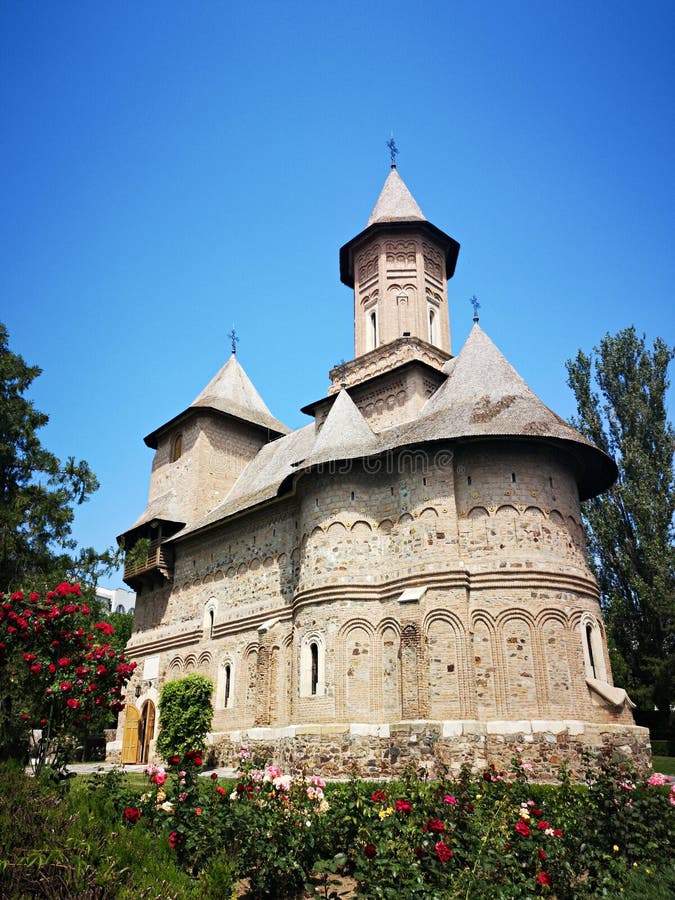 https://mdw-travel-data-us-east-1.s3.amazonaws.com/img/country/Romania/Precista-Church/img_00.jpg