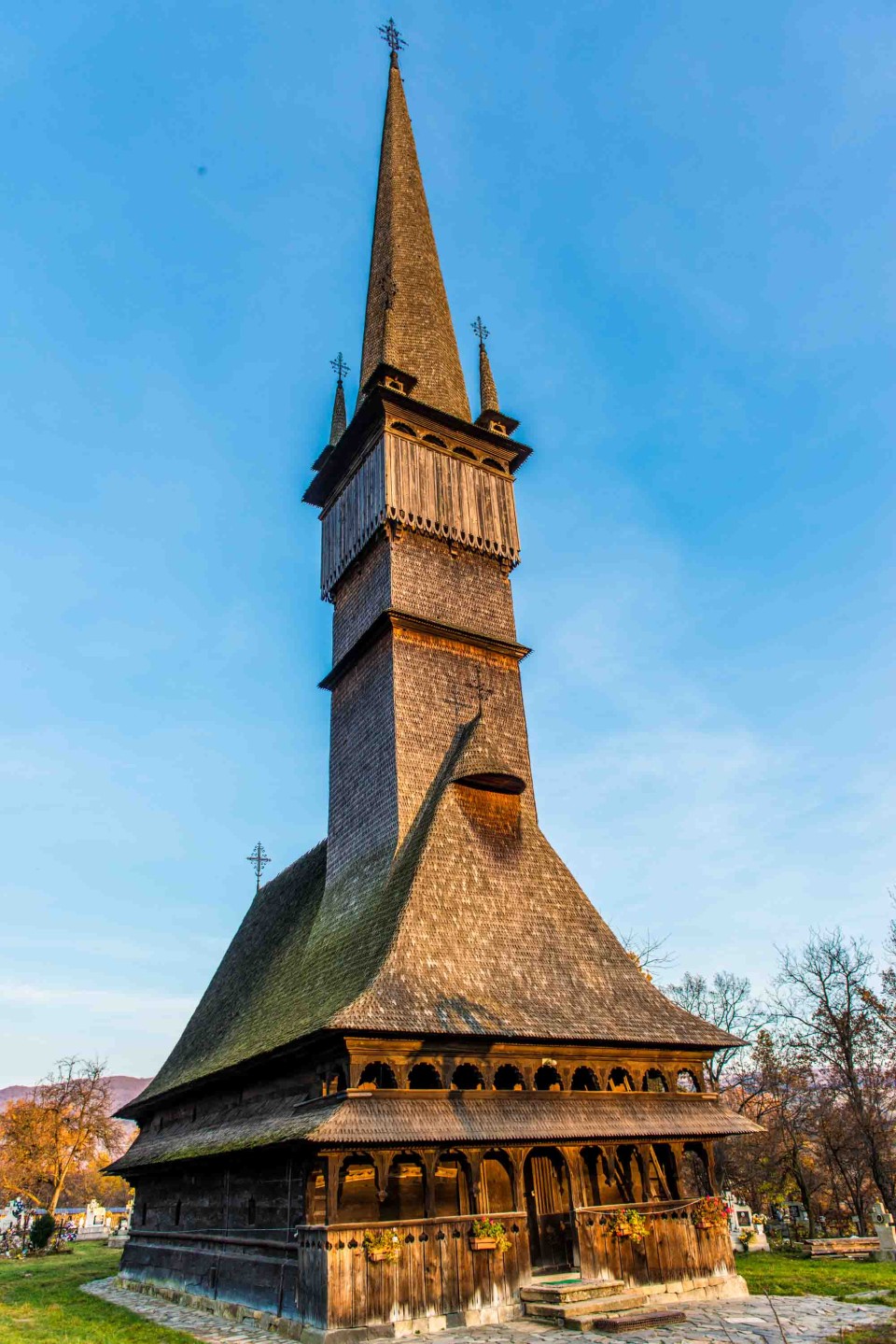 https://mdw-travel-data-us-east-1.s3.amazonaws.com/img/country/Romania/Preluca-Noua-Wooden-Church/img_01.jpg