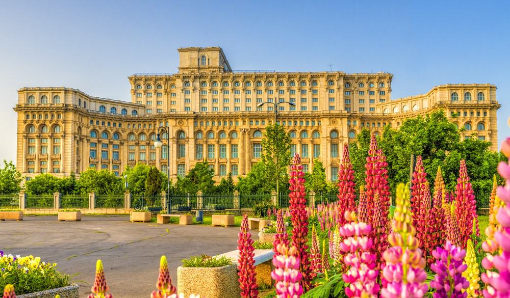 https://mdw-travel-data-us-east-1.s3.amazonaws.com/img/country/Romania/Prietenia-Palace/img_02.jpg