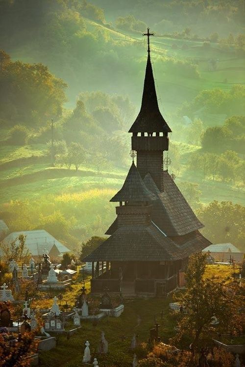 https://mdw-travel-data-us-east-1.s3.amazonaws.com/img/country/Romania/Reghin-Wooden-Church/img_03.jpg