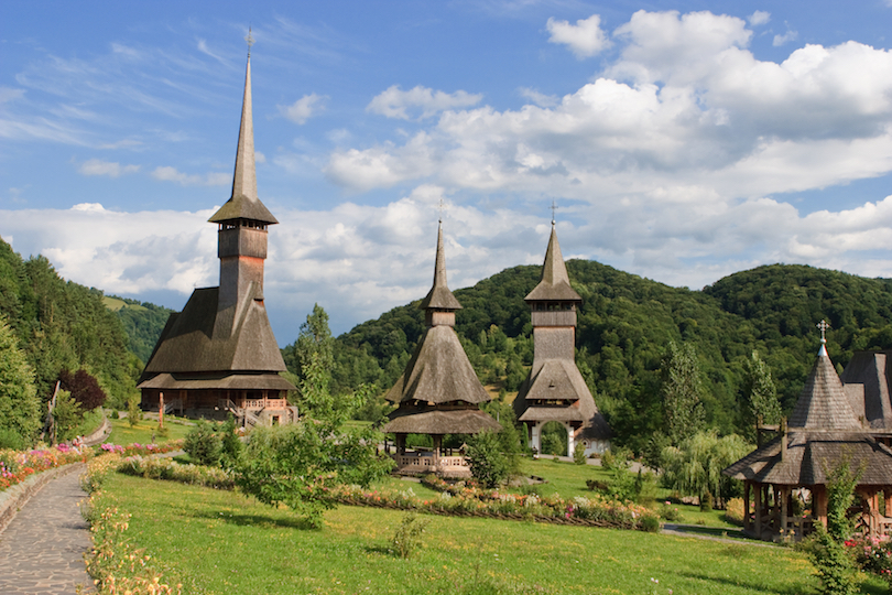 https://mdw-travel-data-us-east-1.s3.amazonaws.com/img/country/Romania/Roman-Catholic-Basilica/img_00.jpg