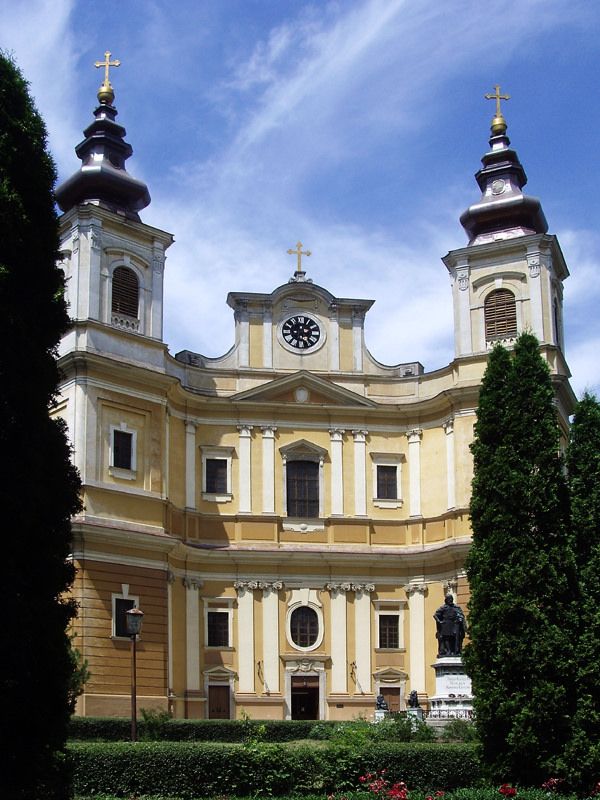 https://mdw-travel-data-us-east-1.s3.amazonaws.com/img/country/Romania/Roman-Catholic-Basilica/img_01.jpg