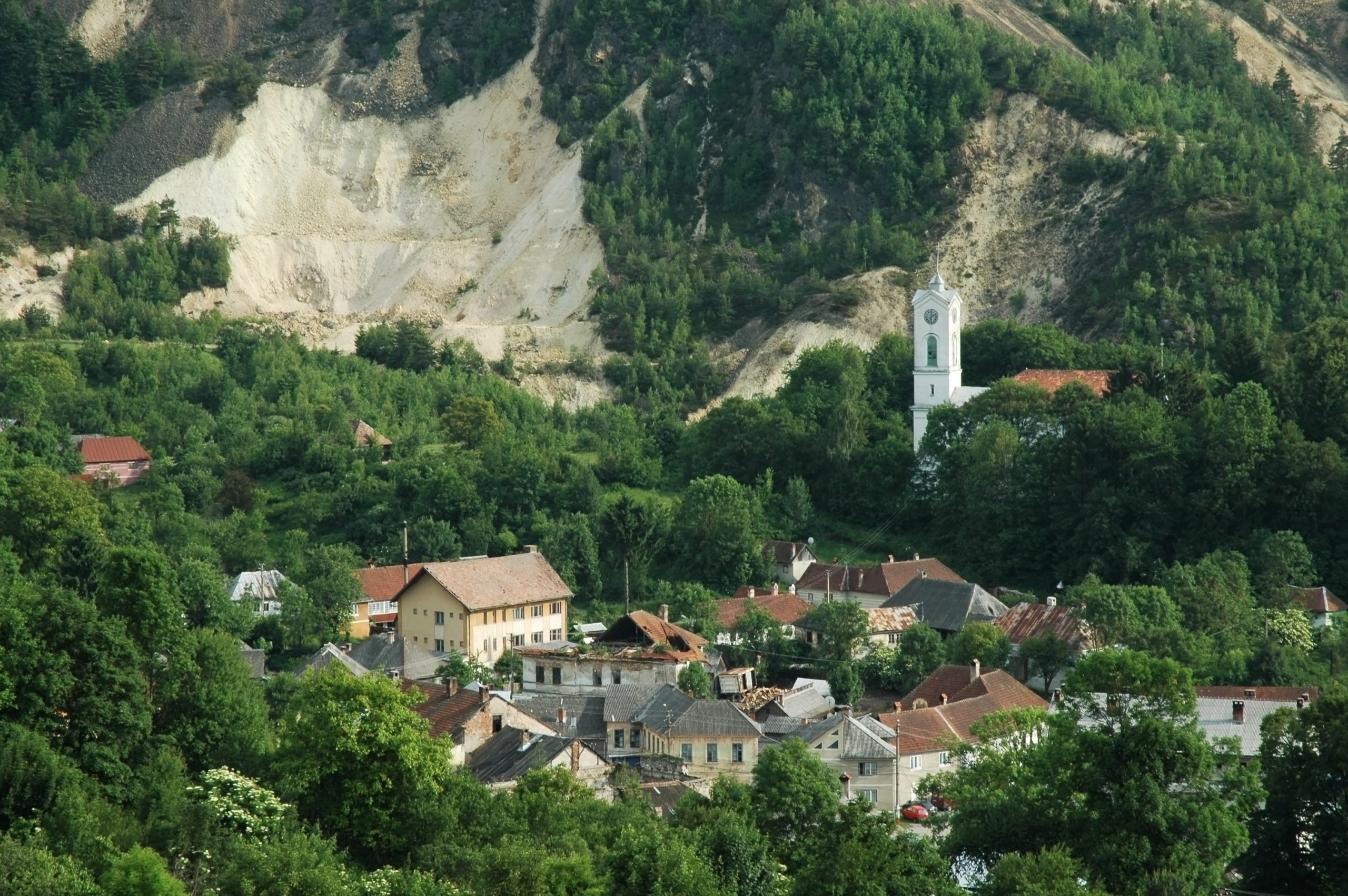 https://mdw-travel-data-us-east-1.s3.amazonaws.com/img/country/Romania/Rosia-Montana/img_02.jpg